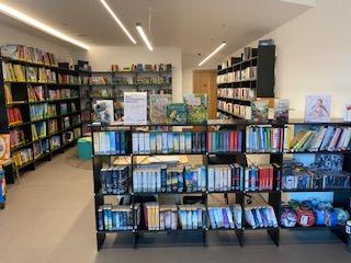 Öffentliche Bibliothek Nußdorf am Attersee innen